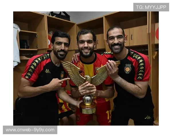 洛杉矶FC全队录制更衣室视频送祝福 球员因妻子生产缺席比赛获支持