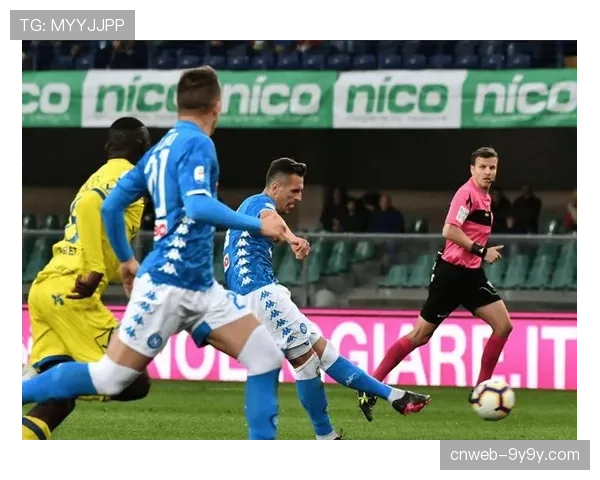 战术深度:解析蒙彼利埃如何通过无球跑动拉扯,创造出关键进攻空间